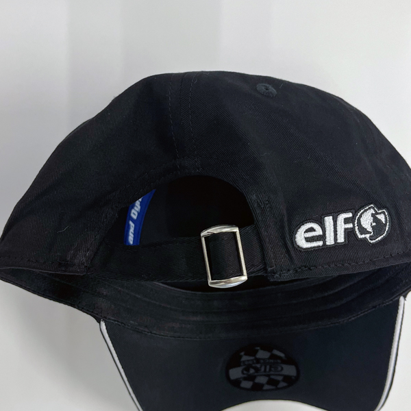 “背面アジャストバックル”