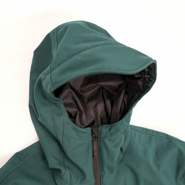 “フードはスピンドルで調整可能”