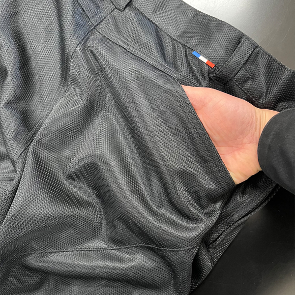 “後ろポケット”